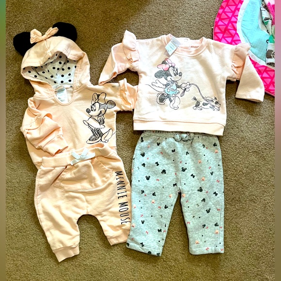 Minnie Mouse Clothing Bundle - Picture 1 of 7